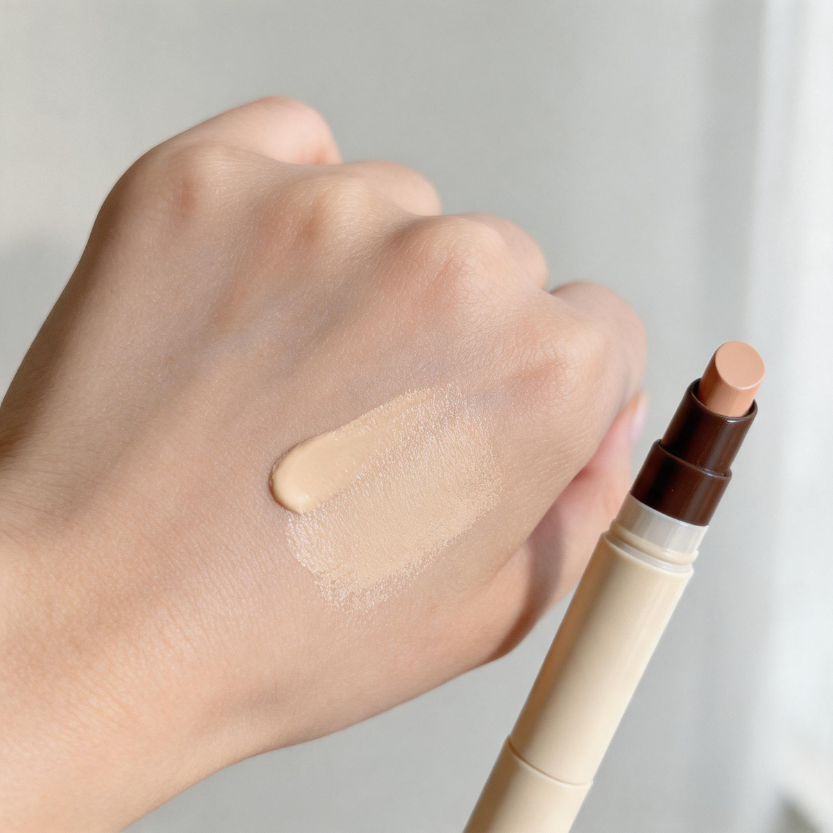 Dual-Ended Color Correcting Concealer Stick with Concealer Brush